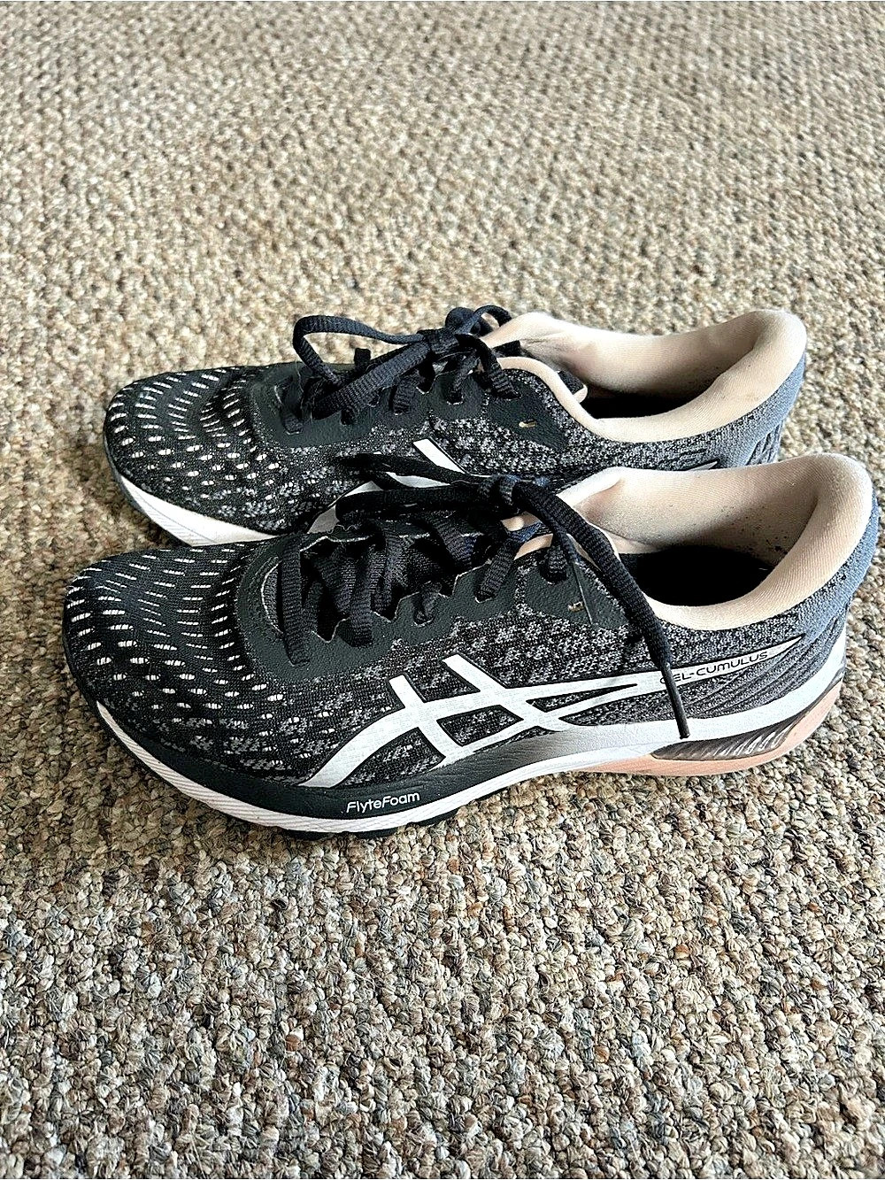 ASICS GEL-Cumulus 21 Athletic Shoes in Black & White sz 6